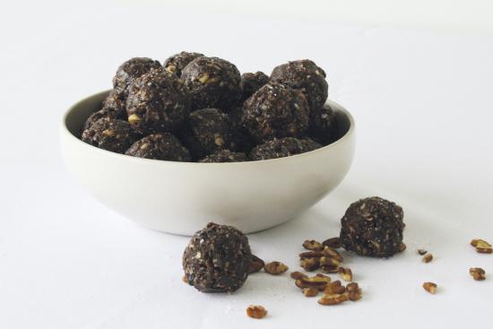 This 2-pack of Chocolate Sea Salt Energy Bites is sure to satisfy your taste buds with a combination of pecans, chocolate and sea salt. Enjoy this savory snack on-the-go.